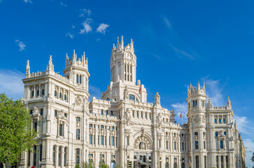 Obraz premium View of the iconic Palacio de Cibeles (Cybele Palace), in Madrid, Spain