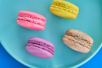 Colorful Macarons with Berries on Minimal Surface