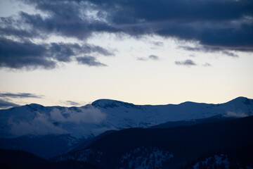 Fototapeta premium Gray winter evening in the Colorado Rocky Mountains