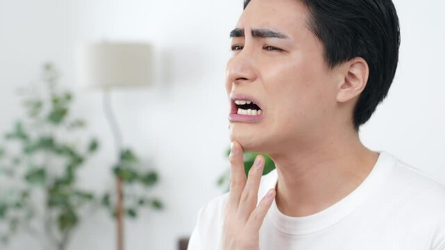 男性、悩む、ニキビ、髭剃り、吹き出物、スキンケア、肌荒れ、ひげ、脱毛、歯並び、デンタルケア、不安、心配、困る、トラブル、悩み、ストレス、落ち込む、乾燥、保湿、コスメ、化粧品、メンズ、日本人、オーラルケア、ブレスケア、濃い、シェービング、カミソリ負け、ローション、エステ、サロン、セルフケア、青ヒゲ、男性ホルモン、美肌、美白、美顔、フェイスケア、フェイシャルトリートメント、ビューティー、美容、ライフス