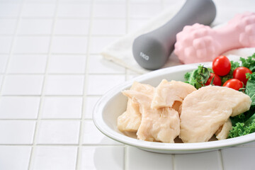 サラダチキン – 高タンパク低脂肪のヘルシーフード