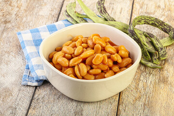 White bean in tomato sauce