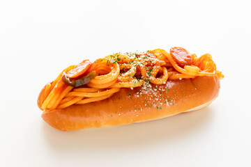 ナポリタンパン　ナポリタンロール　白背景