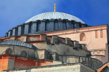 Hagia Sophia Mosque dome in Istanbul © Tupungato