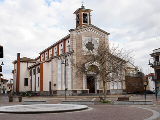 Obraz premium Santi Salvatore e Margherita church at Busto Garolfo, Milan, Italy