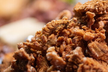 fried chicken wings with herbs