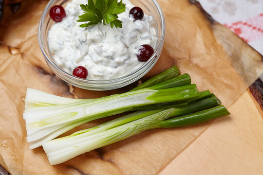 sauce with dill and green onions