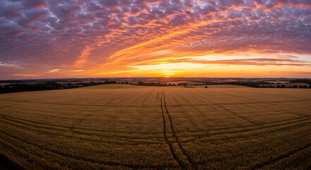 Obraz premium Serene Sunset Water Reflection