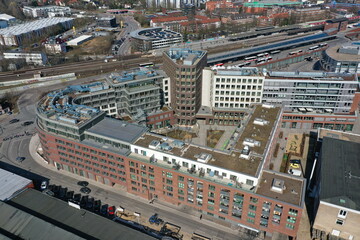 Hamburg Bergedorf Wohn und Geschäftshaus mit Ärzten Bergedorfer tor von oben, Luftaufnahme