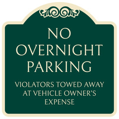 Obraz premium No parking sign no overnight parking. Violators towed away at vehicle owner's expense
