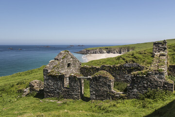 View from along the sea walk road to the dunquin pier in dunquin on the point of the dingle peninsula looking out to the atlantic ocean and the blasket islands- kerry, ireland