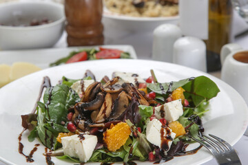 Mediterranean Grilled Mushroom Salad.
Flavourful and Nutrient Packed Lunch.