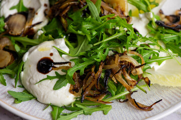 salad with goat cheese