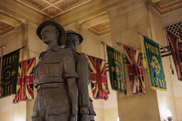 Naklejka premium メルボルンの戦争慰霊館に掲げられた国旗や旗