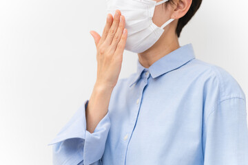 マスク姿の女性