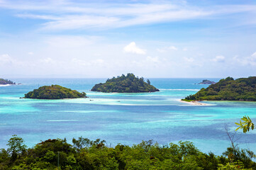 Naklejka premium Round and Moyenne Islands, Mahe, Seychelles, Africa.