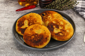 Georgian cuisine - Corn bread Mchadi