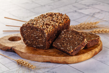 Browl rye bread with seeds