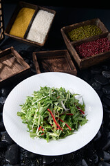 Delicious cold dish: shredded bell peppers with bitter chrysanthemum