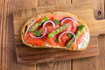 Smoked Salmon Toast with asparagus 