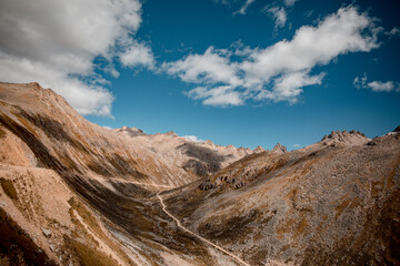 The natural beauty of National Highway 317 in Ganzi, Sichuan, China, and the scenery of Queer Mountain