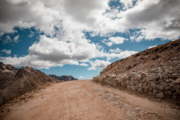 The natural beauty of National Highway 317 in Ganzi, Sichuan, China, and the scenery of Queer Mountain