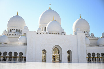architecture, mosque, dome, mausoleum, marble, building, tomb, religion, landmark, travel, monument, asia, minaret, palace, arch, sky, tourism, white