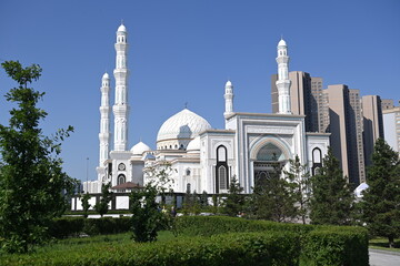 Arabia, Mosque, Grand Mosque, Agra, architecture, Taj, Masjid, Mahal, Dome, Mausoleum, Tomb, Marble, Building, Monument, Religion, Asia, Travel, Landmark, Minaret, Palace, White, Delhi, Sky, Culture, 