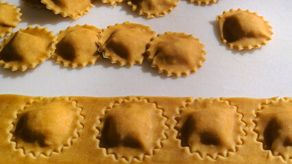 Fabrication de raviolis artisanaux 