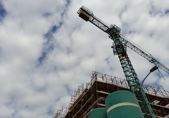 Lavori in corso nel cantiere edile in città