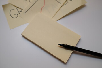 post it note with pen