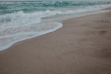 Obraz premium waves on the beach