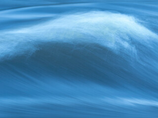 Fototapeta premium Olas en movimiento con efecto de desenfoque artístico