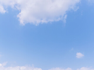 春の少し霞んだ青空と雲05
