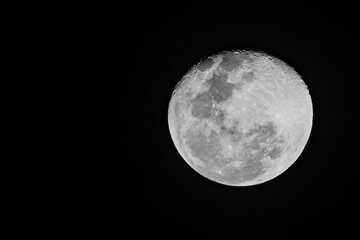 CR+ATERES DE LA LUNA