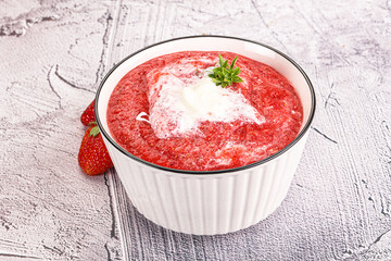 Strawberry soup with strachatella cheese