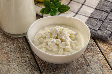 Grain cottage cheese with sour