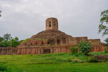 Chaukhandi Stupa, an ancient Buddhist monument in Sarnath, near Varanasi, India. It marks the site where Buddha met his first disciples after enlightenment.