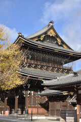 Fototapeta premium 晩秋の東本願寺 御影堂門【重要文化財】 