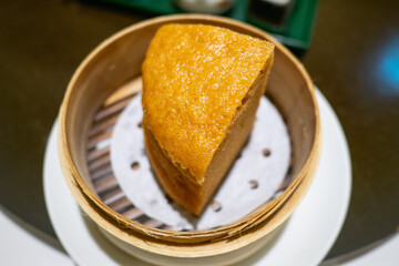 蒸篭で温めた蒸しカステラ 