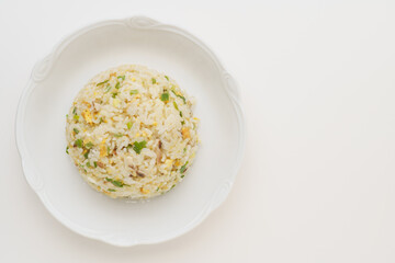 シンプルなチャーハン(具材は玉子・ネギ・しいたけ)
