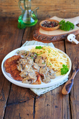 Jägerschnitzel mit Spätzle