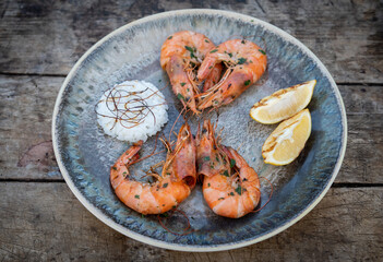  Cooked Shrimps with Lemon and Rice – A Seafood Delight