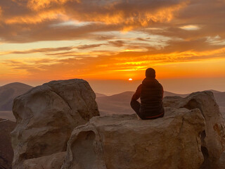 Reflexiones al atardecer desde la cima 