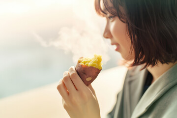 女, 女性, 子供, 女の子, 芋, 焼き芋, サツマイモ, 石焼き芋, 秋, スイーツ, 甘い, woman, female, child, girl, potato, baked sweet potato, sweet potato, stone baked sweet potato, fall, sweet, sweets