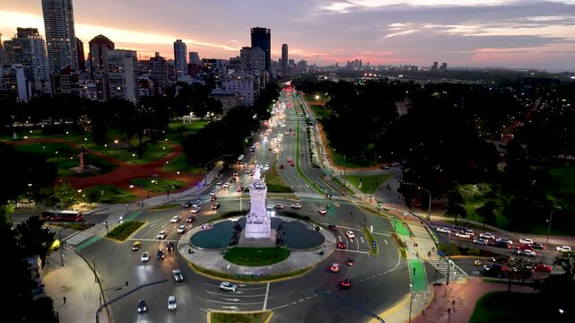 Monumento de los Espa&ntilde;oles, Monumento a La Carta Magna y las Cuatro Regiones Argentinas, Palermo, Buenos Aires, d&iacute;a, atardecer, Avenida Libertador y Avenida General Sarmiento. Ciudad. Turismo.