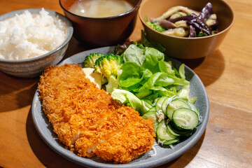 サクサクとんかつと和風定食セット