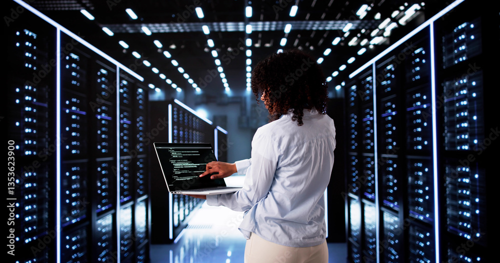 Leinwandbilder Cloud Computer Engineer Coding In Server Room In Data Center