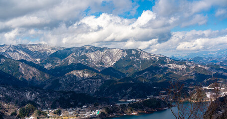 冬の丹沢と宮ヶ瀬湖