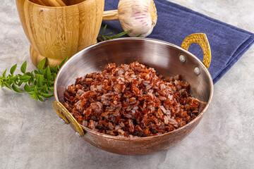 Red steamed rubine rice garnish
